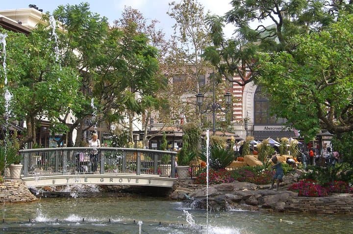 Los Angeles Luxury Private Tour For Up To 7 Passengers