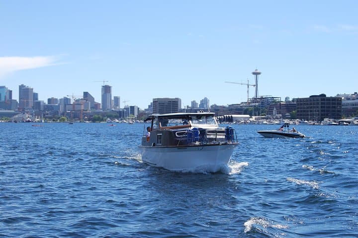 Candere with the Seattle Skyline