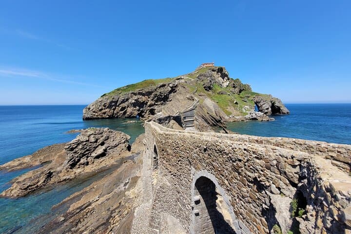 Hike Gaztelugatxe, Fishing Port Bermeo & Pintxo Lunch from Bilbao