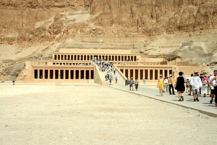 4 Day Nile Cruise Aswan to Luxor Abu simbel Hot Air Balloon
