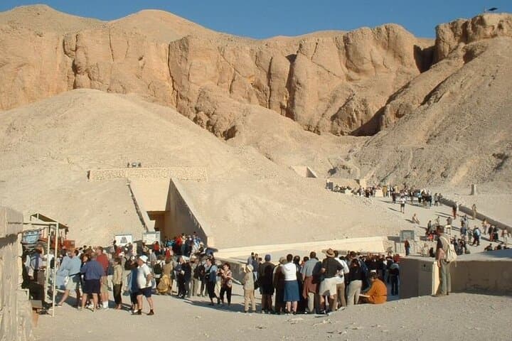 4 Day Nile Cruise Aswan to Luxor Abu simbel Hot Air Balloon