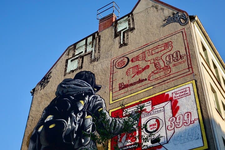 Astonishing street art in Berlin-Friedrichshain.