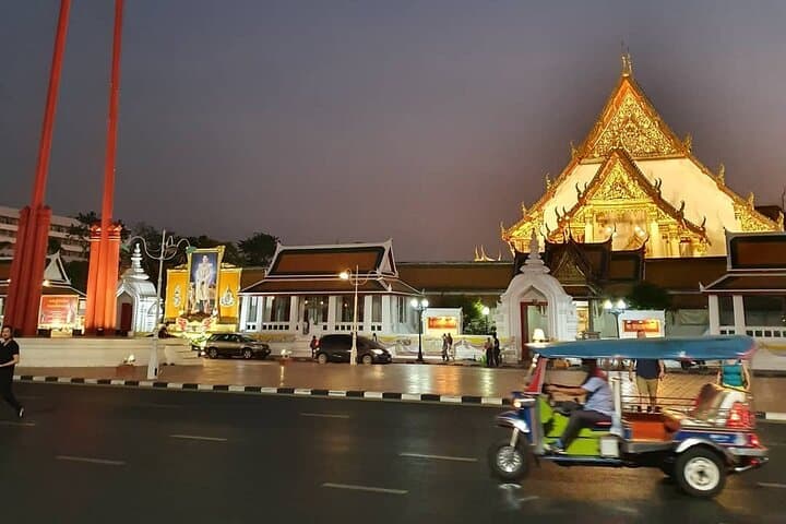 Tuk Tuk Tour Bangkok by Nighttime Sightseeing