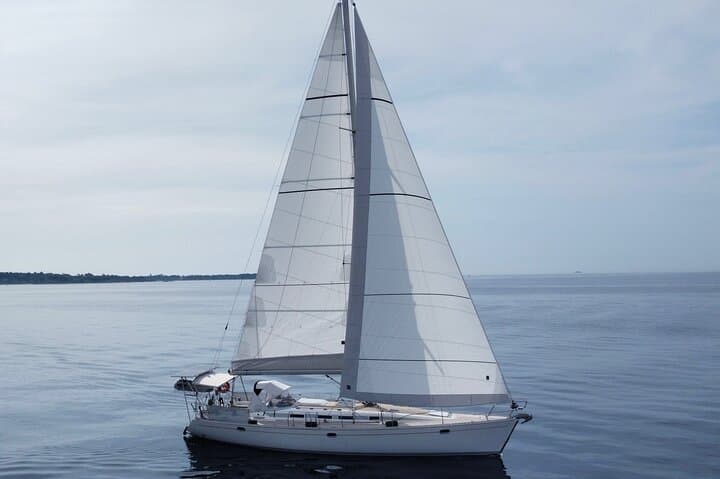 Sailboat tour to the island of Cannes