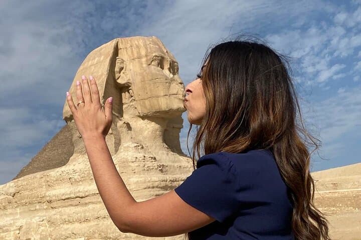 Kissing Sphinx