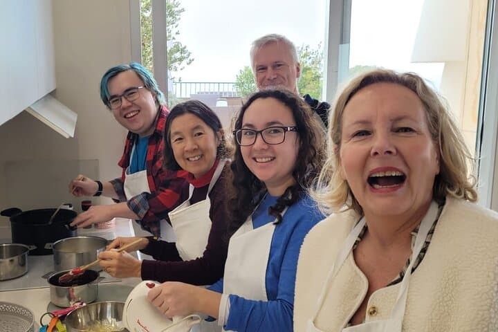 Croix Rousse Market & Rooftop Cooking Class in Lyon