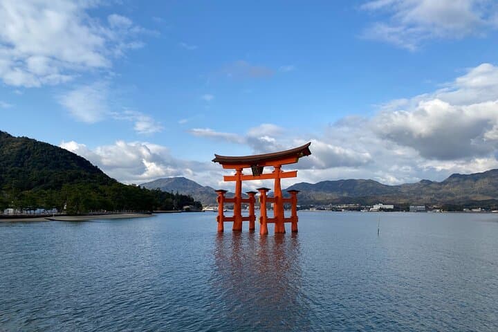 Hiroshima & Miyajima Full-Day Private Tour with Licensed Guide