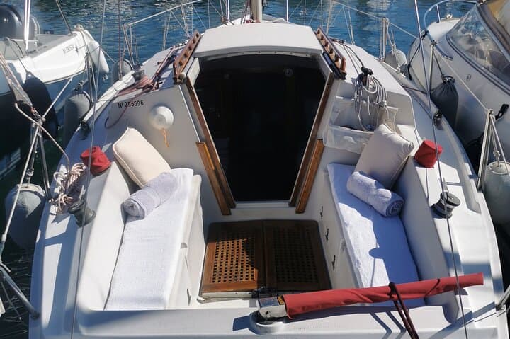 Private sailing excursion & Provencal picnic