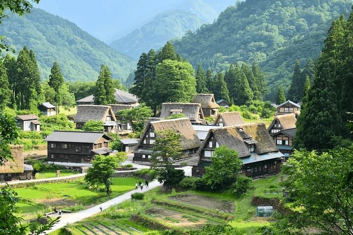 Hida Takayama & Shirakawago Small Group Tour from Nagoya