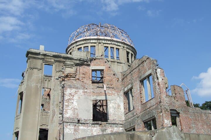 Hiroshima & Miyajima: UNESCO A-Bomb Dome & Itsukushima with Local