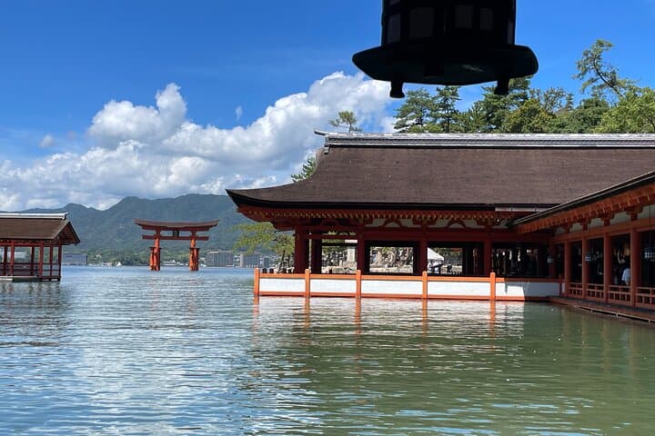 Hiroshima & Miyajima: UNESCO A-Bomb Dome & Itsukushima with Local