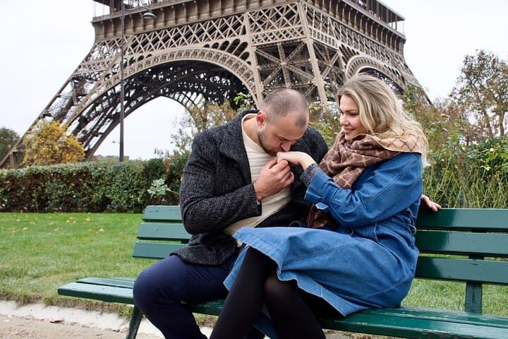 Paris Luxury Private Professional Photoshoot at the Eiffel Tower