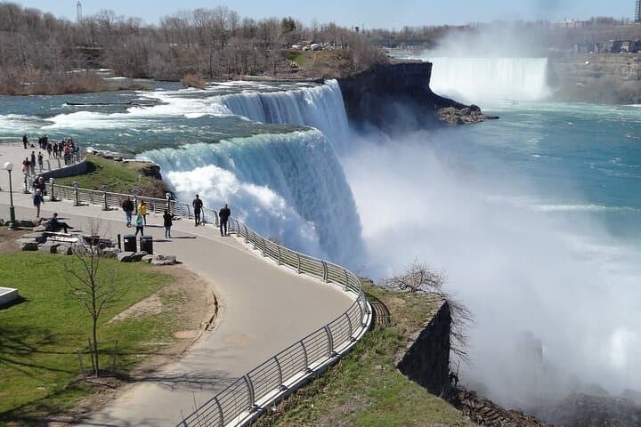 Niagara Bliss Tour With Maid of Mist, Cave of Winds & More (USA)
