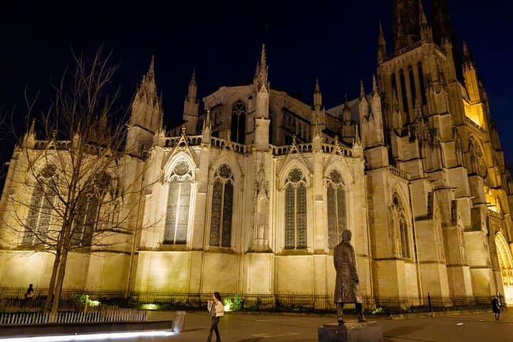 Bordeaux Ghost Tour: Crimes, Legends & Haunting Tales