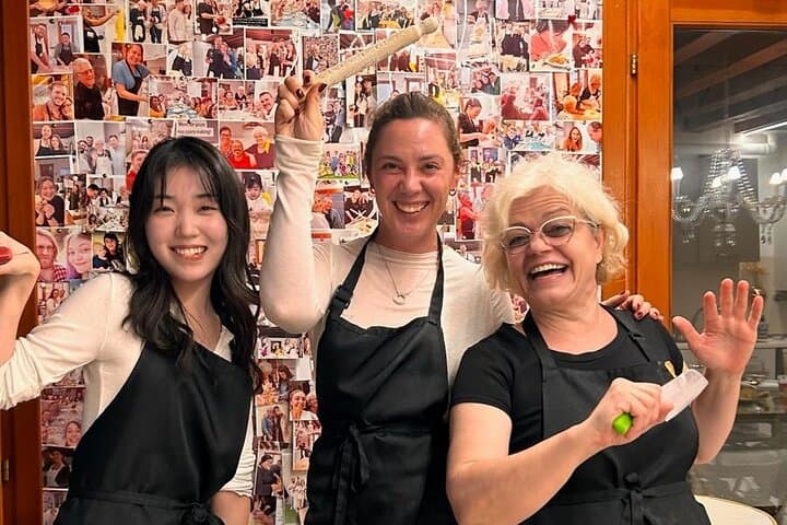 Italian Cooking Class in Rosa's colorful home