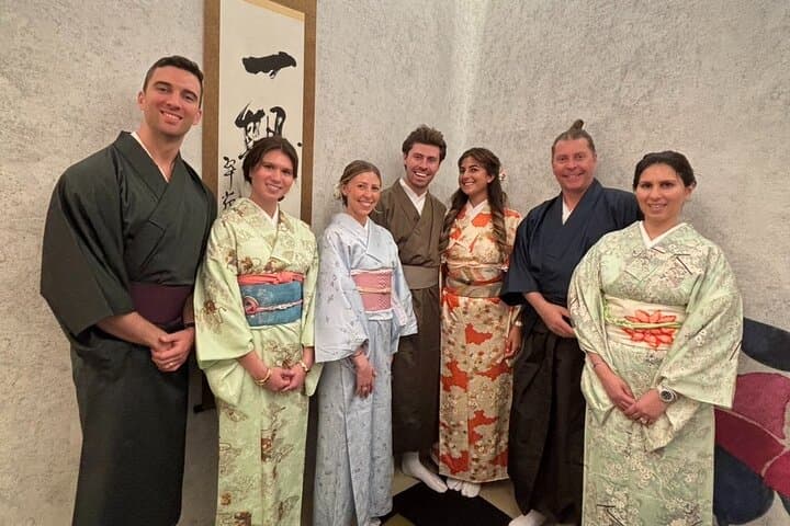 Osaka: Tea Ceremony, Calligraphy, and Kimono Experience