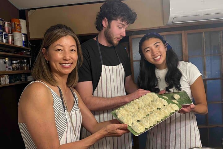 Private Ramen or Gyoza Cooking Class in Kyoto with Chef Midori