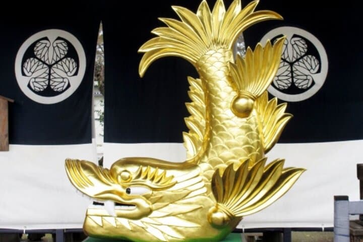 Nagoya Castle and Local Flavor Samurai Tales and Street Food Walk