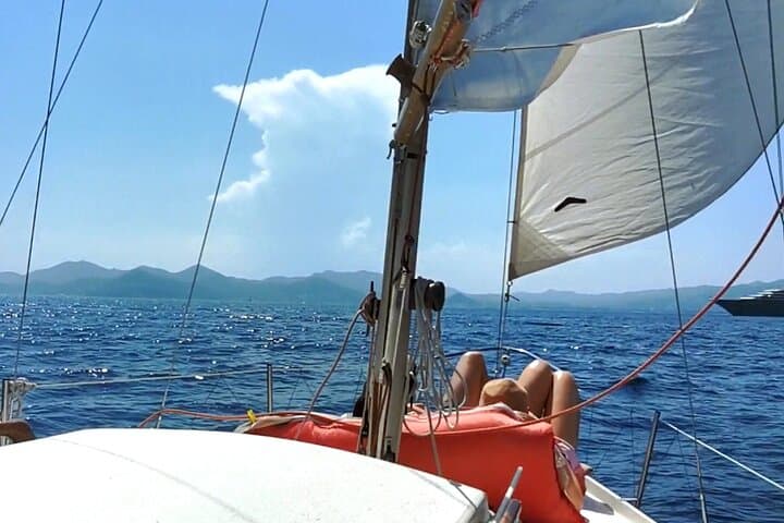 Private sailing excursion & Provencal picnic