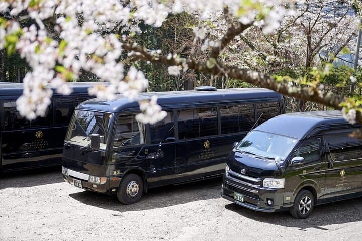 Relax on our tour vehicles and enjoy comfortable round-trip transportation from Nagoya