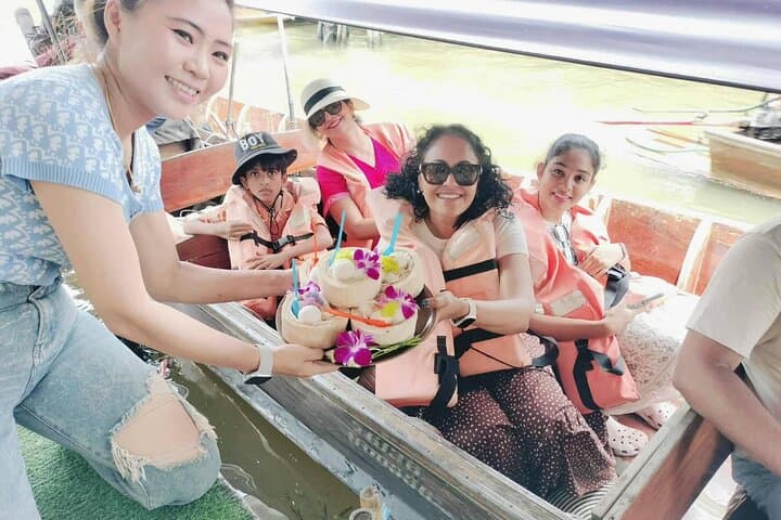 Private Tour to Railway Market, Floating Market And Ayutthaya