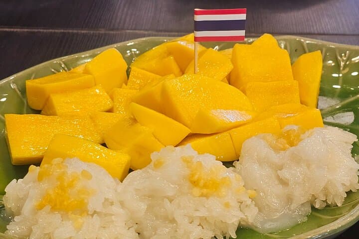 Private Tour to Railway Market, Floating Market And Ayutthaya