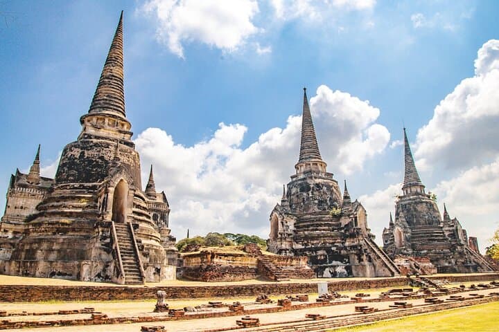 Private Tour to Railway Market, Floating Market And Ayutthaya