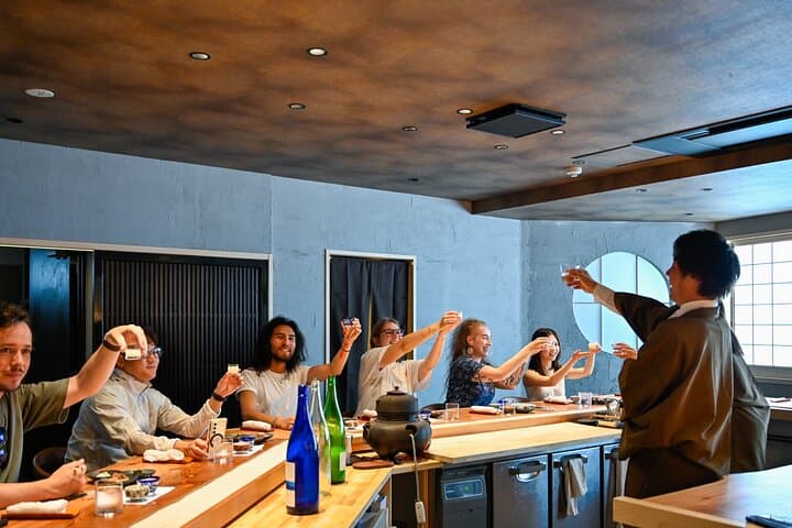 The experience begins with the cheerful toast — “Kanpai!”
