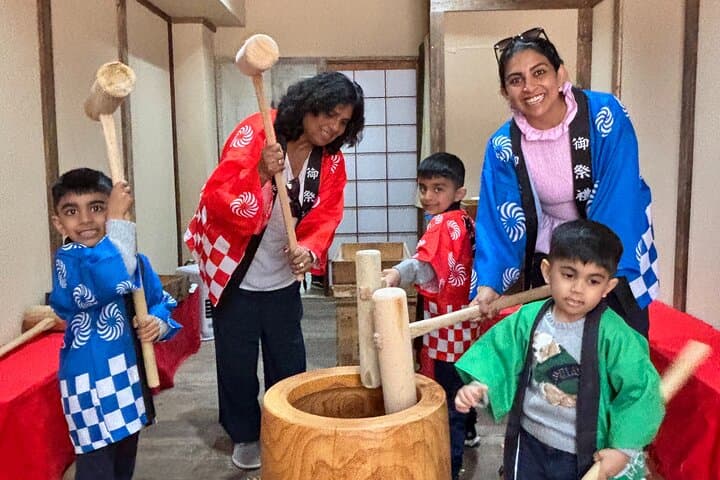 【Family Friendly】Traditional Mochi Pounding Experience