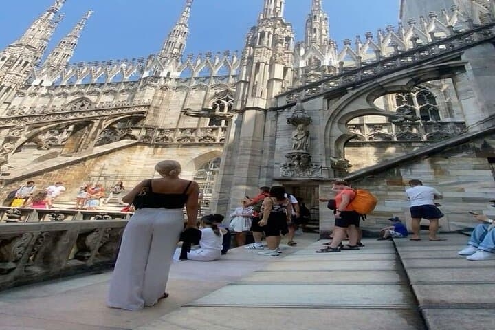 Milano: Luxury Duomo Fast-Track Entry with Lift to Terraces