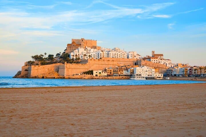 From Valencia: Day trip to Peniscola, (City, Castle & Beach)