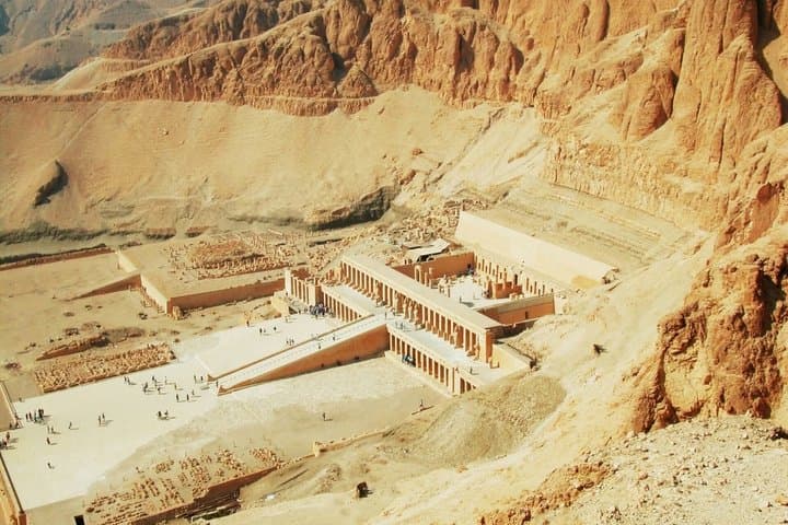 Private Full Day Tour to East and West Banks of Luxor