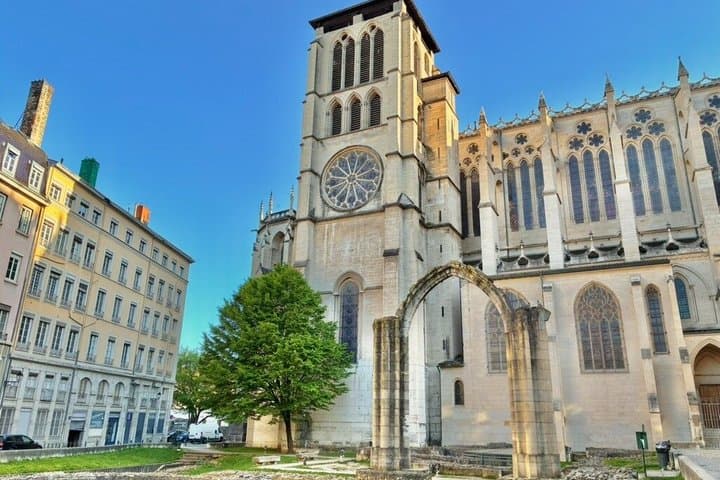 Lyon: Hidden Traboules and Old Town Walking Tour