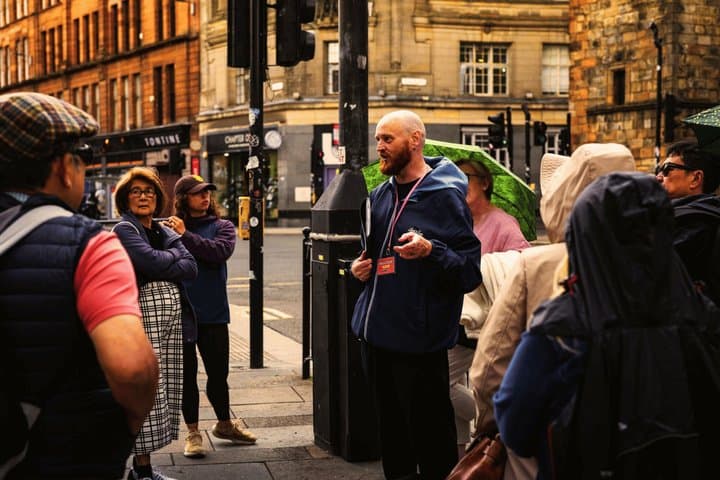 History of Glasgow Walking Tour With A Comedian