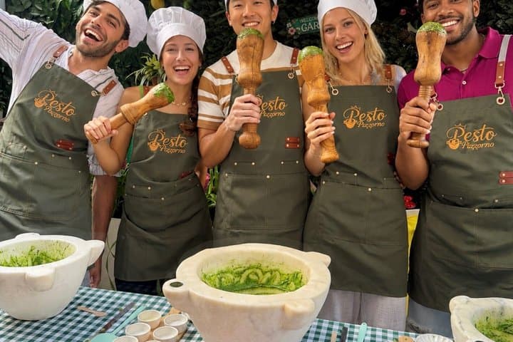 Mortar pesto lesson with World Champion and local Menu